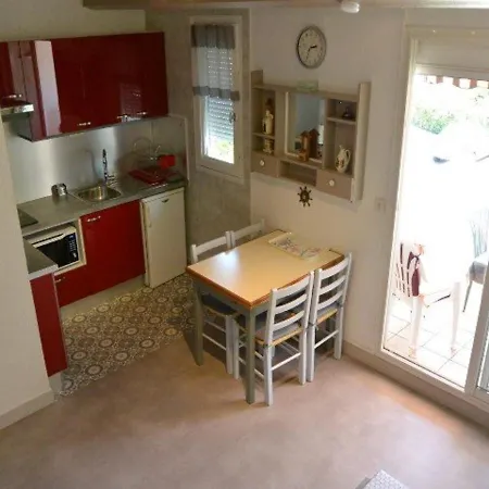 Appartement Climatisé Pour 5 Pers Avec Terrasse, à 900m De La Et Parking Privatif - Fr-1-607-66 *