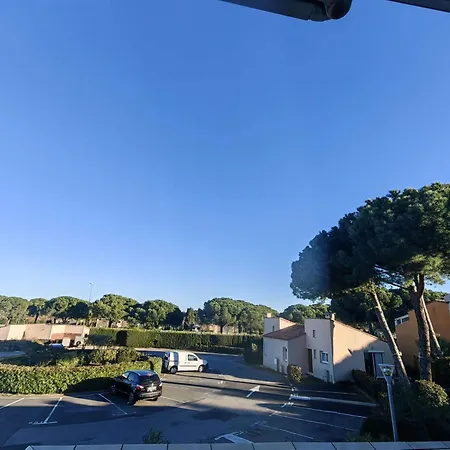 Climatisé Pour 5 Pers Avec Terrasse, à 900m De La Et Parking Privatif - Fr-1-607-66 * Agde